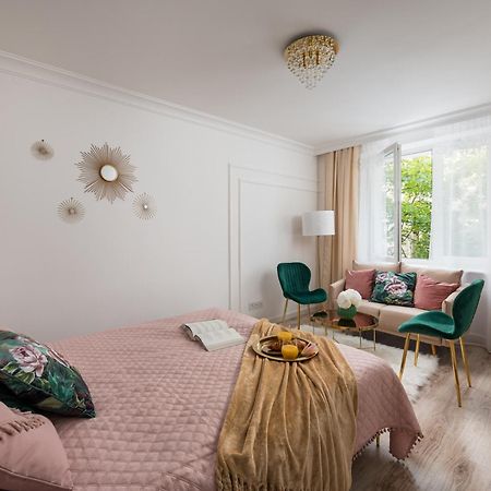Lovely Downtown Studio At Most Lively Hoza Street, Discover Warsaw On Foot Bagian luar foto