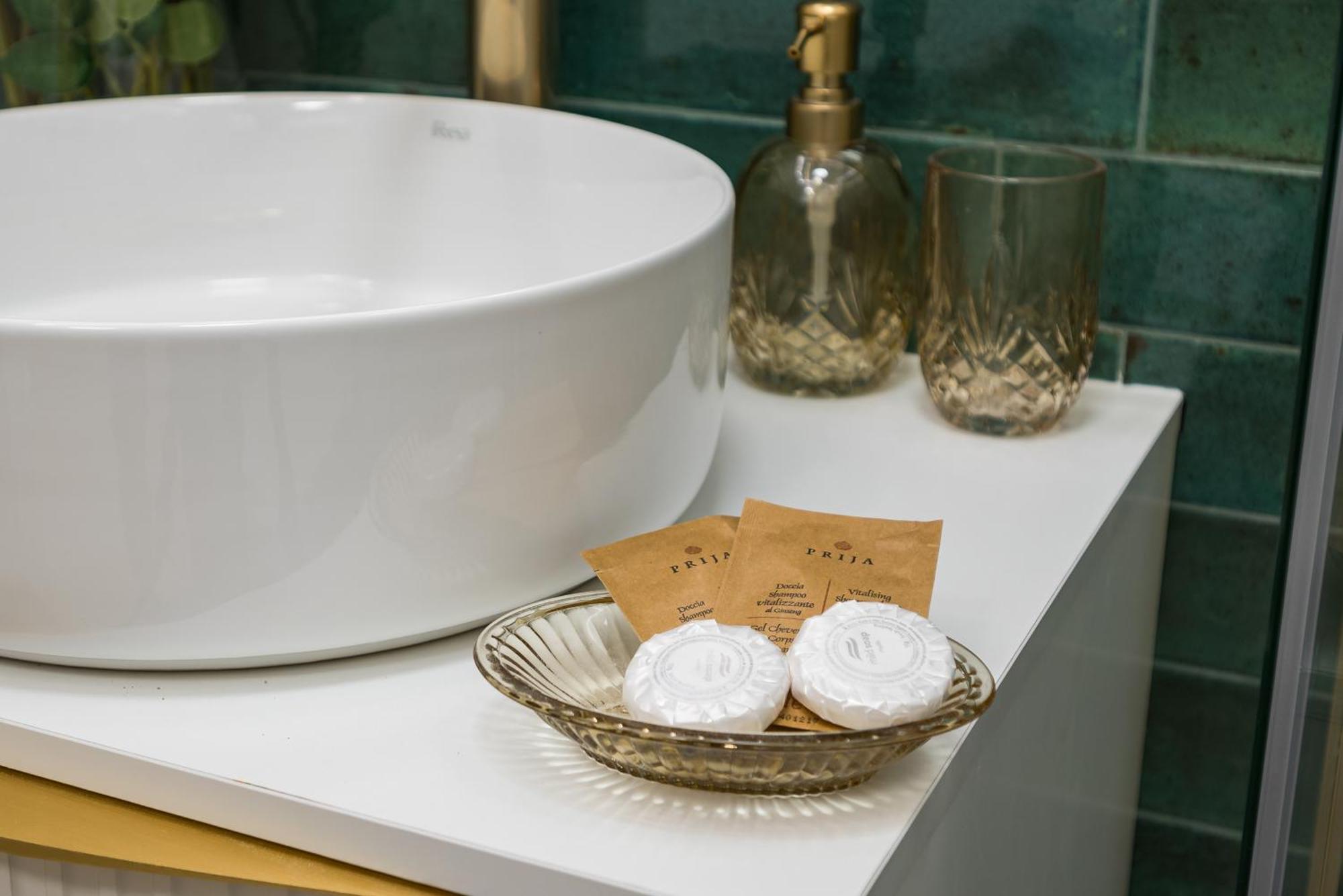 Lovely Downtown Studio At Most Lively Hoza Street, Discover Warsaw On Foot Bagian luar foto