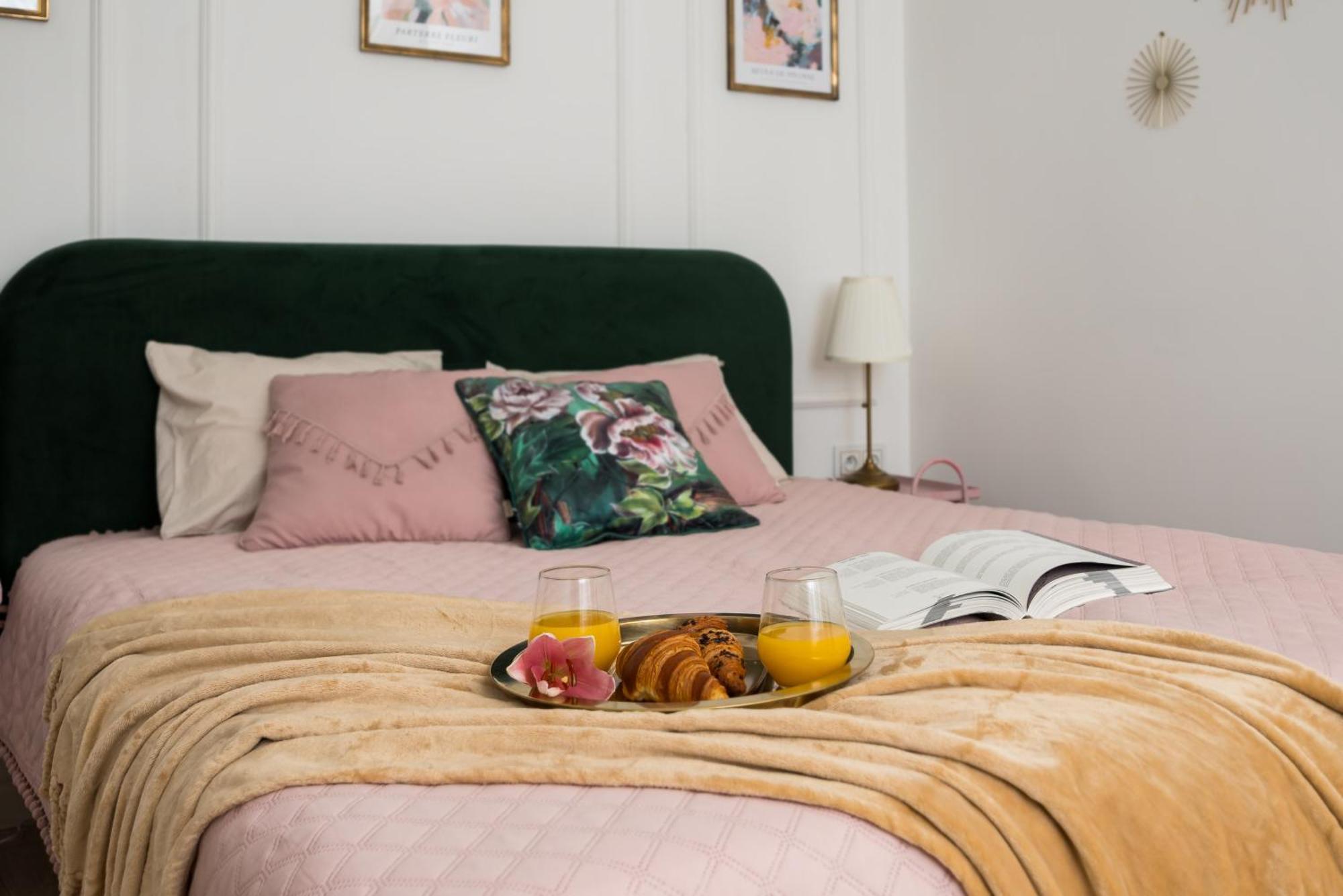 Lovely Downtown Studio At Most Lively Hoza Street, Discover Warsaw On Foot Bagian luar foto