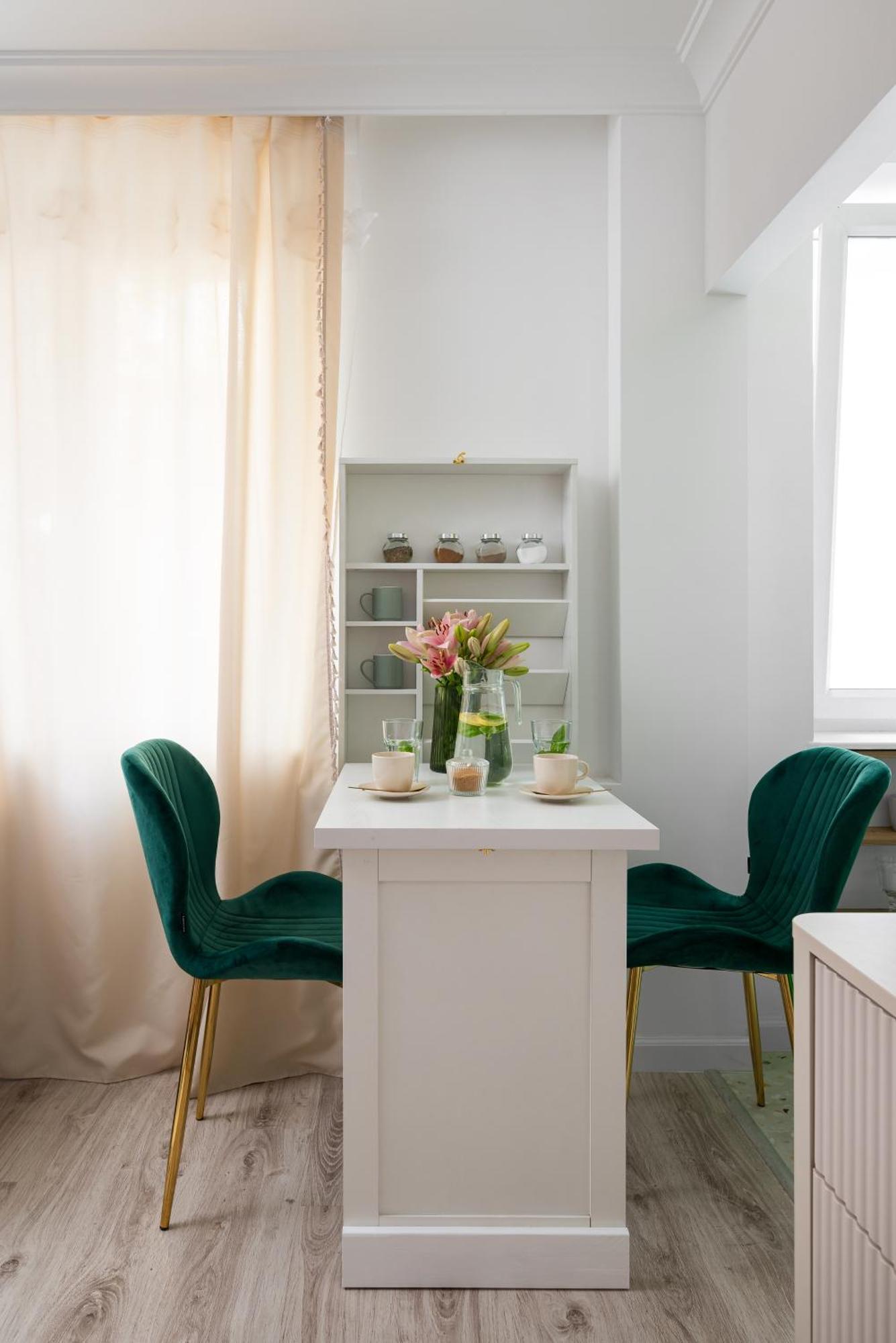 Lovely Downtown Studio At Most Lively Hoza Street, Discover Warsaw On Foot Bagian luar foto