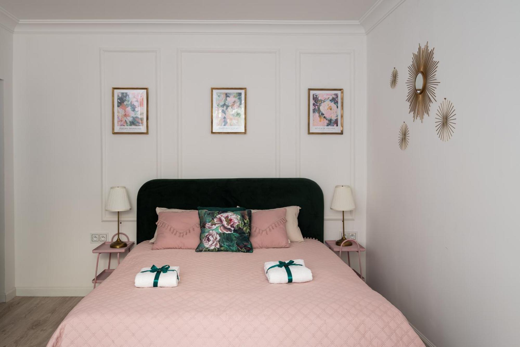 Lovely Downtown Studio At Most Lively Hoza Street, Discover Warsaw On Foot Bagian luar foto